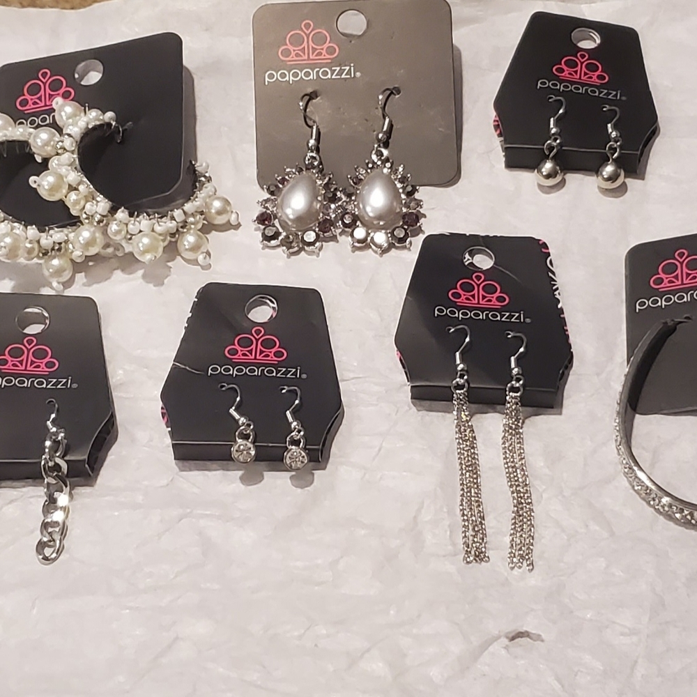 Paparazzi Silver and White Jewelry Set